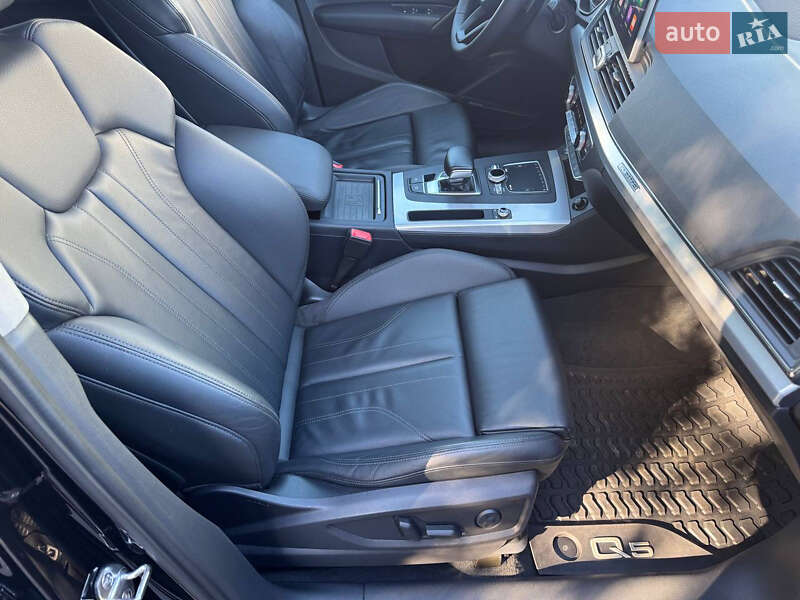 Позашляховик / Кросовер Audi Q5 2016 в Києві