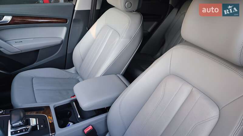 Позашляховик / Кросовер Audi Q5 2019 в Житомирі