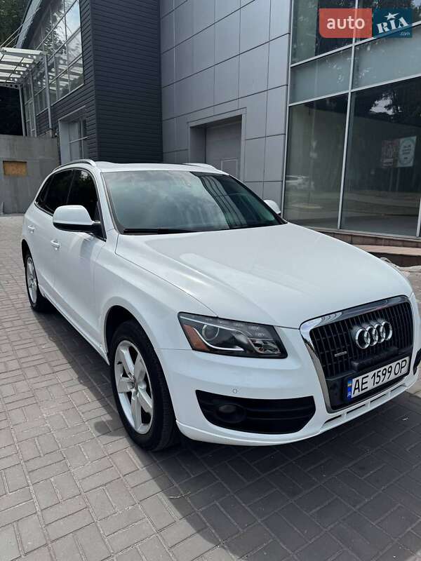 Позашляховик / Кросовер Audi Q5 2011 в Дніпрі