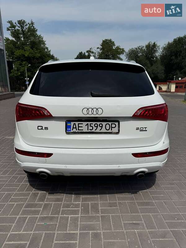 Позашляховик / Кросовер Audi Q5 2011 в Дніпрі