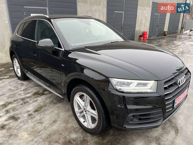 Внедорожник / Кроссовер Audi Q5 2018 в Черновцах
