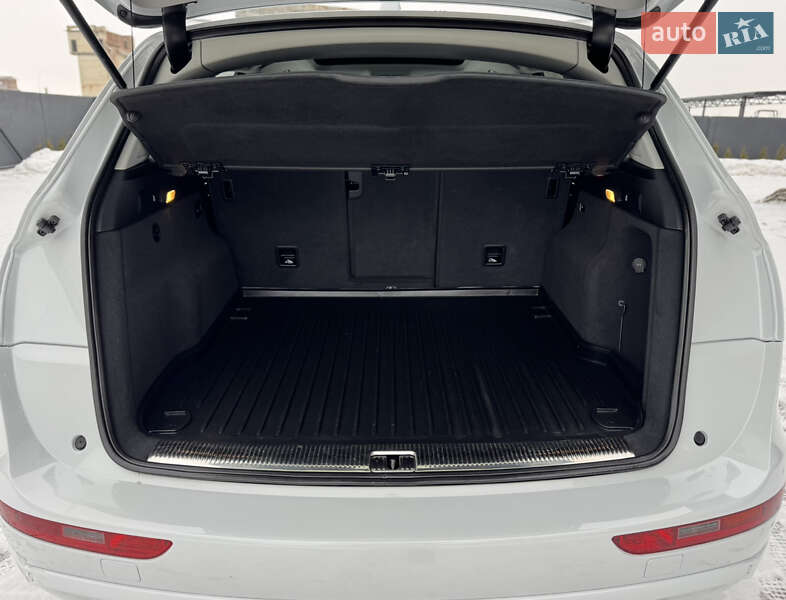 Внедорожник / Кроссовер Audi Q5 2016 в Дубно