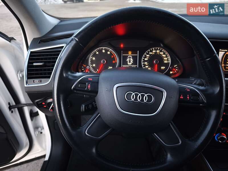 Позашляховик / Кросовер Audi Q5 2016 в Луцьку