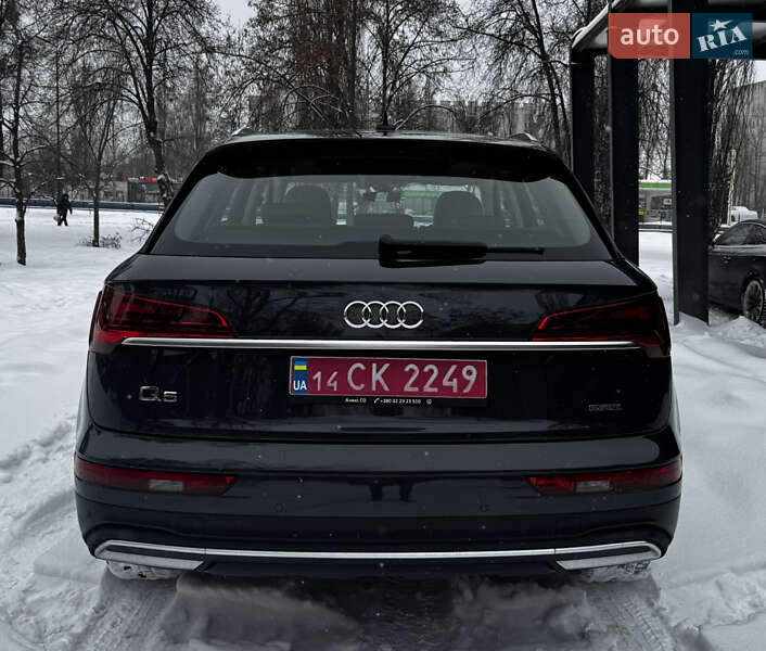 Внедорожник / Кроссовер Audi Q5 2021 в Киеве
