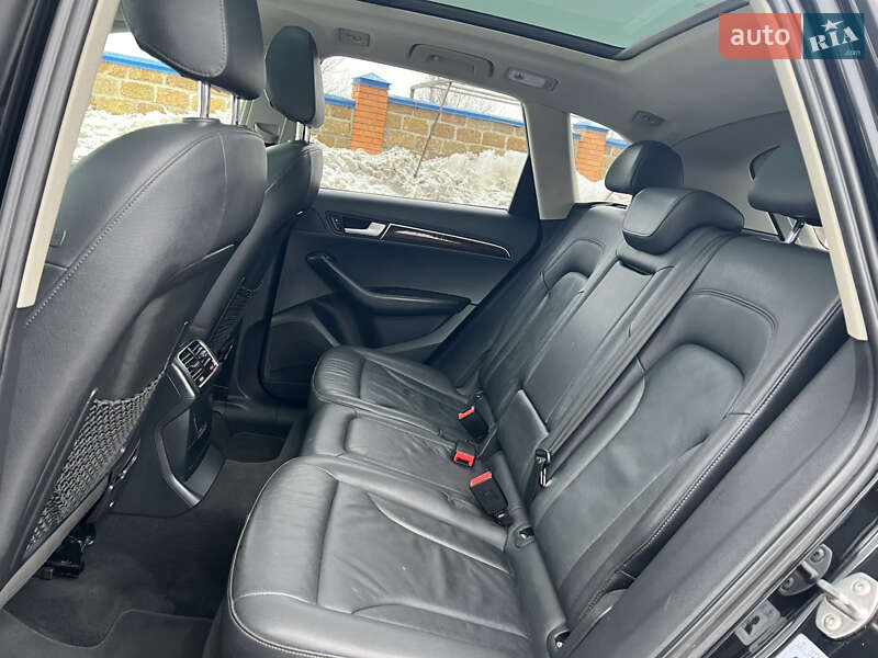 Позашляховик / Кросовер Audi Q5 2012 в Володимирі