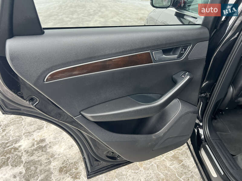 Позашляховик / Кросовер Audi Q5 2012 в Володимирі