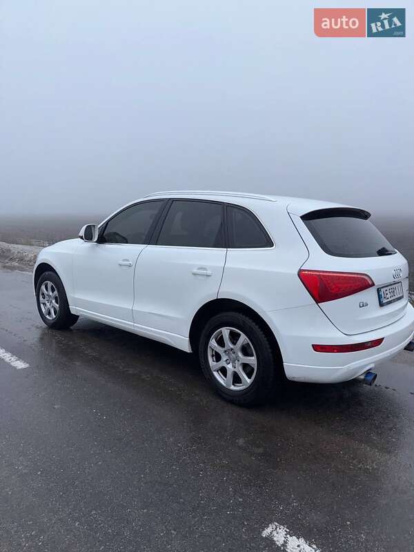 Позашляховик / Кросовер Audi Q5 2010 в Запоріжжі