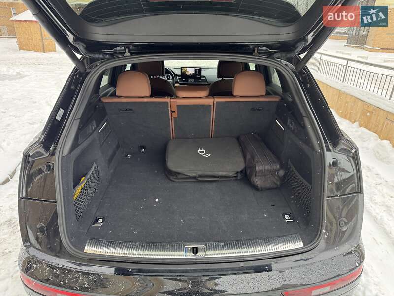 Внедорожник / Кроссовер Audi Q5 2020 в Киеве