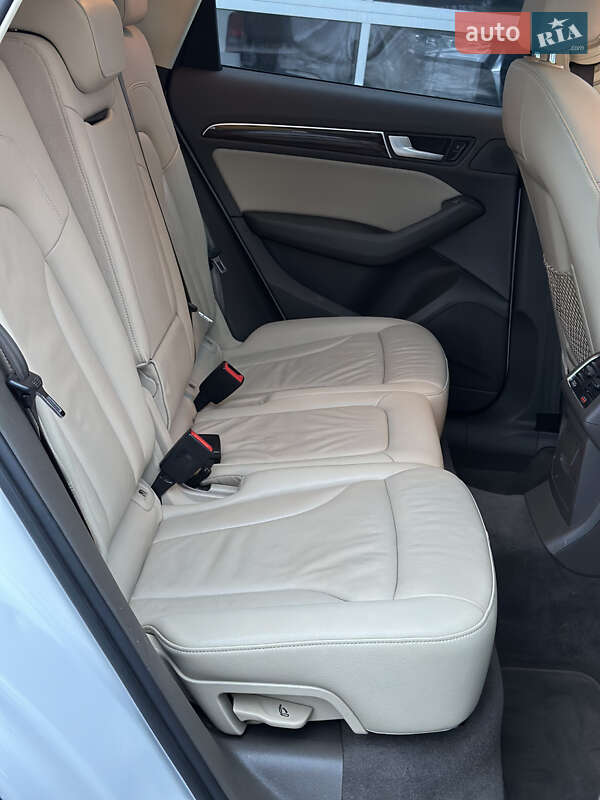 Позашляховик / Кросовер Audi Q5 2015 в Дрогобичі