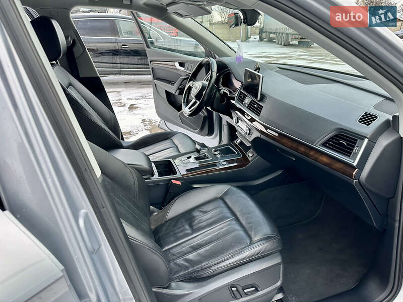 Позашляховик / Кросовер Audi Q5 2018 в Володимирі