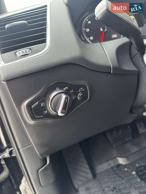 Внедорожник / Кроссовер Audi Q5 2017 в Владимире