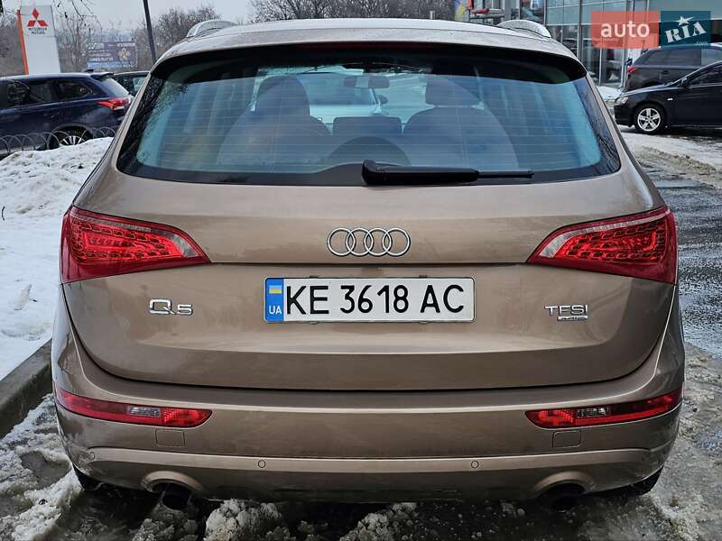 Позашляховик / Кросовер Audi Q5 2012 в Дніпрі