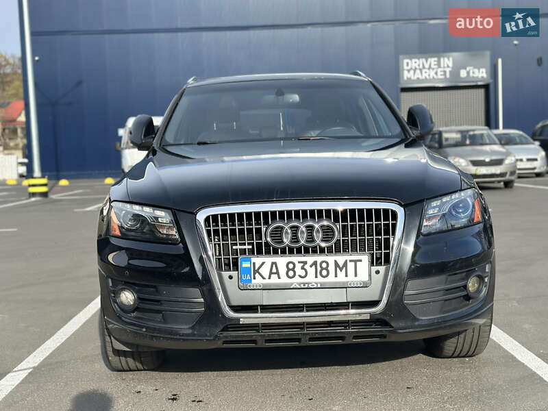 Внедорожник / Кроссовер Audi Q5 2011 в Обухове
