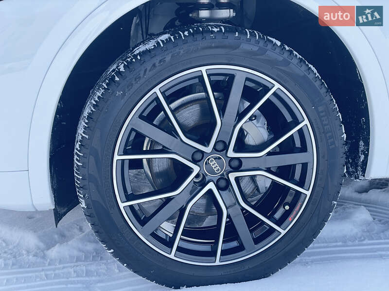 Позашляховик / Кросовер Audi Q5 2021 в Львові