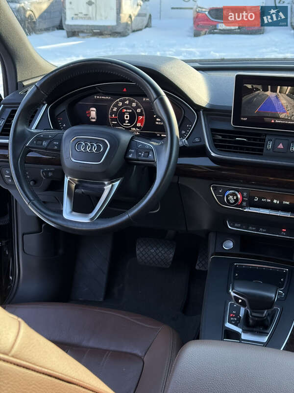 Внедорожник / Кроссовер Audi Q5 2018 в Хмельнике