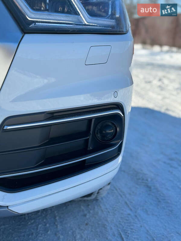 Внедорожник / Кроссовер Audi Q5 2018 в Киеве