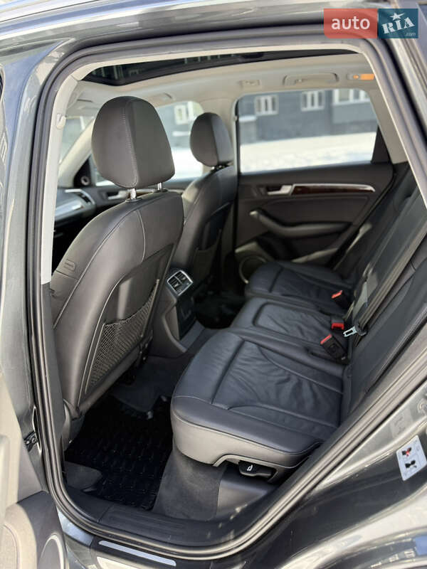 Внедорожник / Кроссовер Audi Q5 2015 в Ахтырке