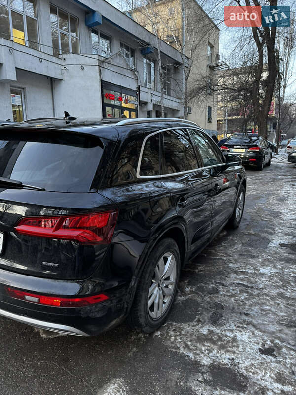 Внедорожник / Кроссовер Audi Q5 2020 в Теплодаре фото 5 Внедорожник / Кроссовер Audi Q5 2020 в Теплодаре