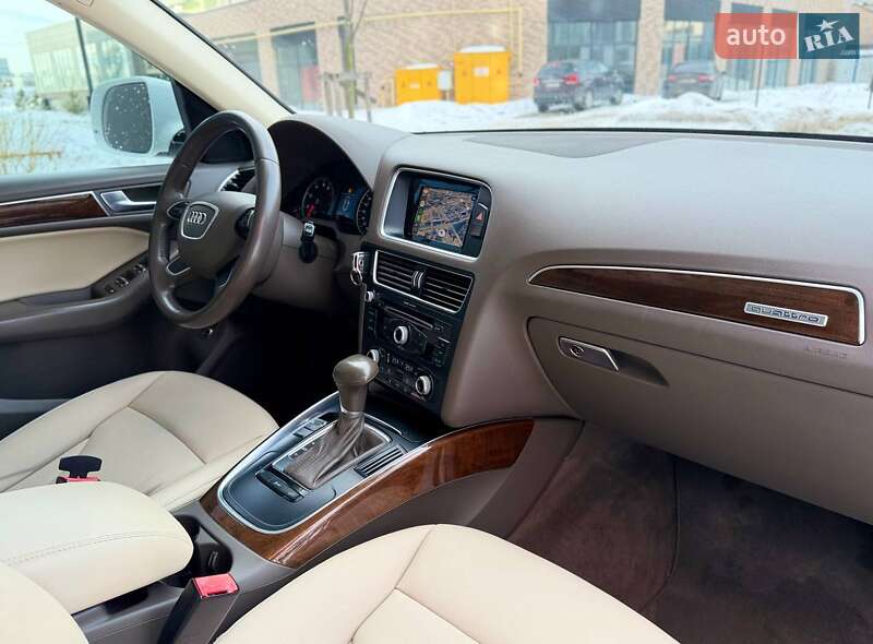 Внедорожник / Кроссовер Audi Q5 2015 в Львове