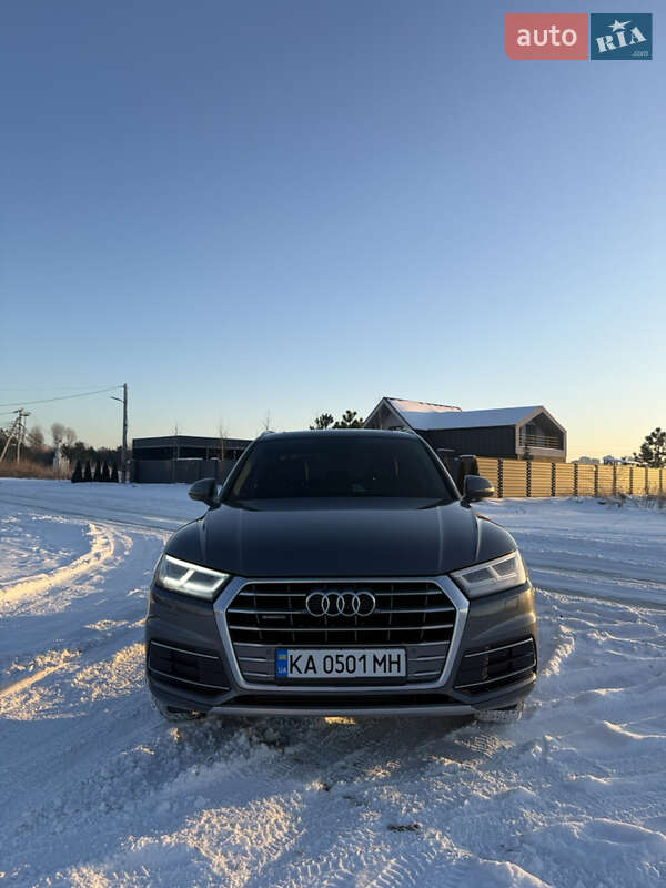 Позашляховик / Кросовер Audi Q5 2019 в Києві