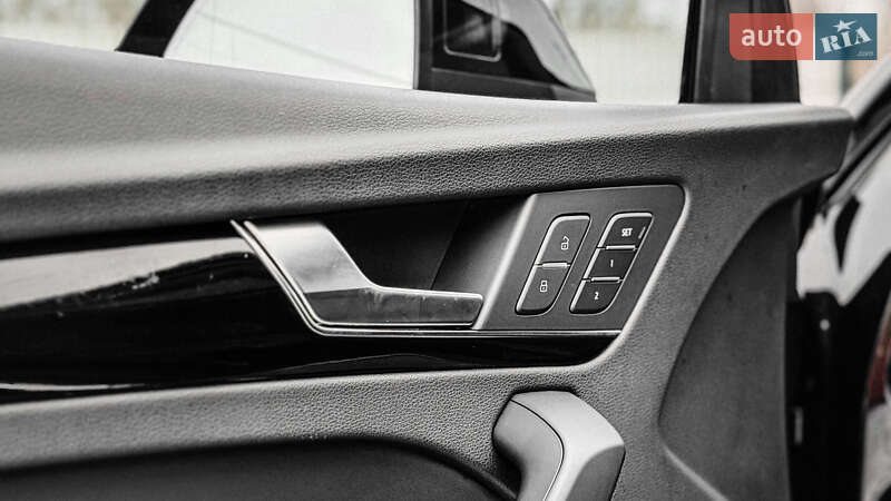 Позашляховик / Кросовер Audi Q5 2021 в Рівному