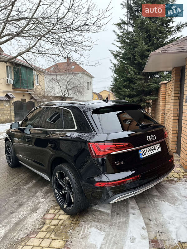 Позашляховик / Кросовер Audi Q5 2021 в Одесі