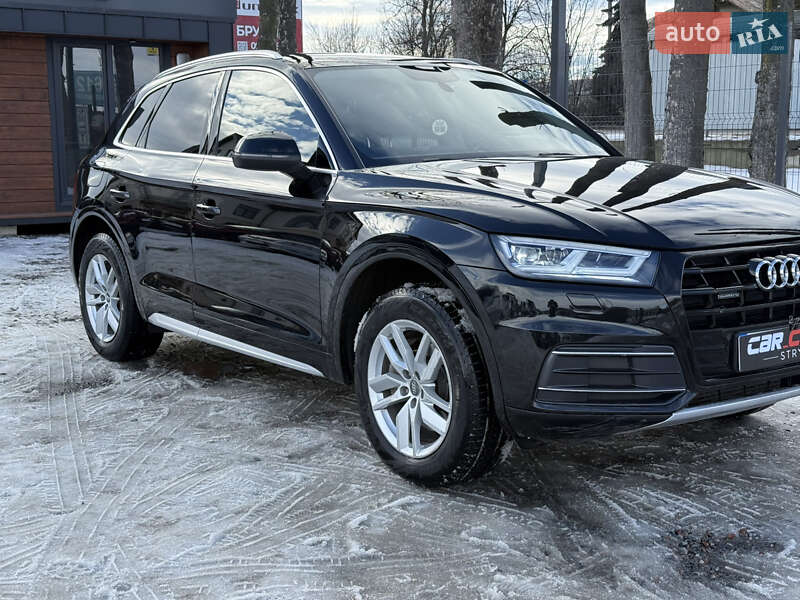 Внедорожник / Кроссовер Audi Q5 2017 в Стрые
