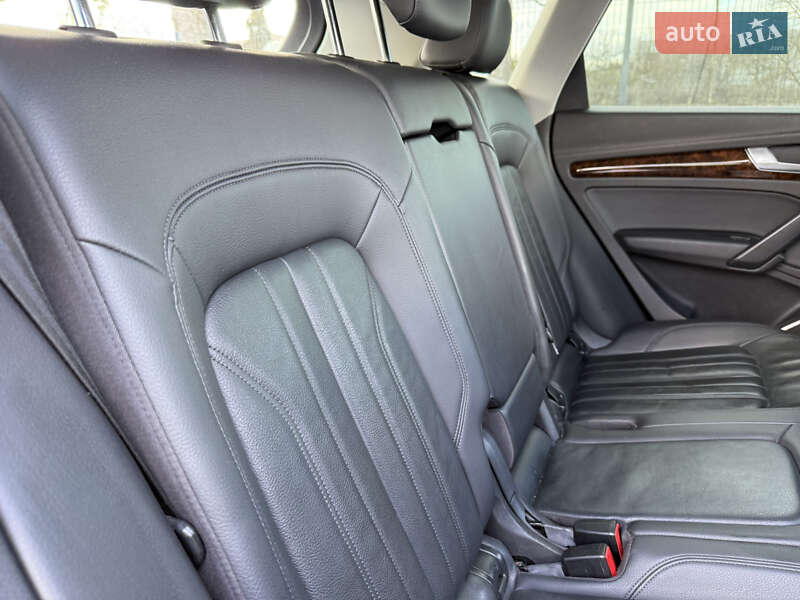 Внедорожник / Кроссовер Audi Q5 2017 в Стрые