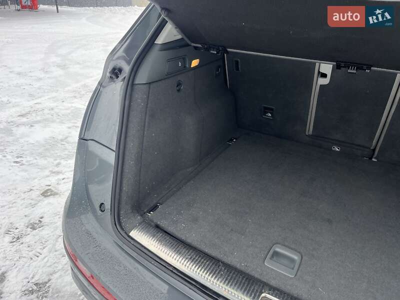 Внедорожник / Кроссовер Audi Q5 2015 в Дубно