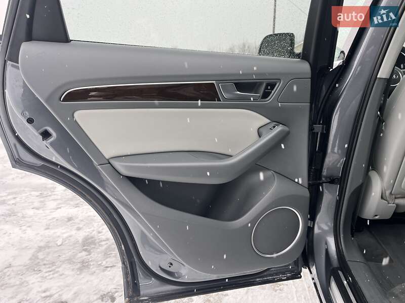 Внедорожник / Кроссовер Audi Q5 2015 в Дубно