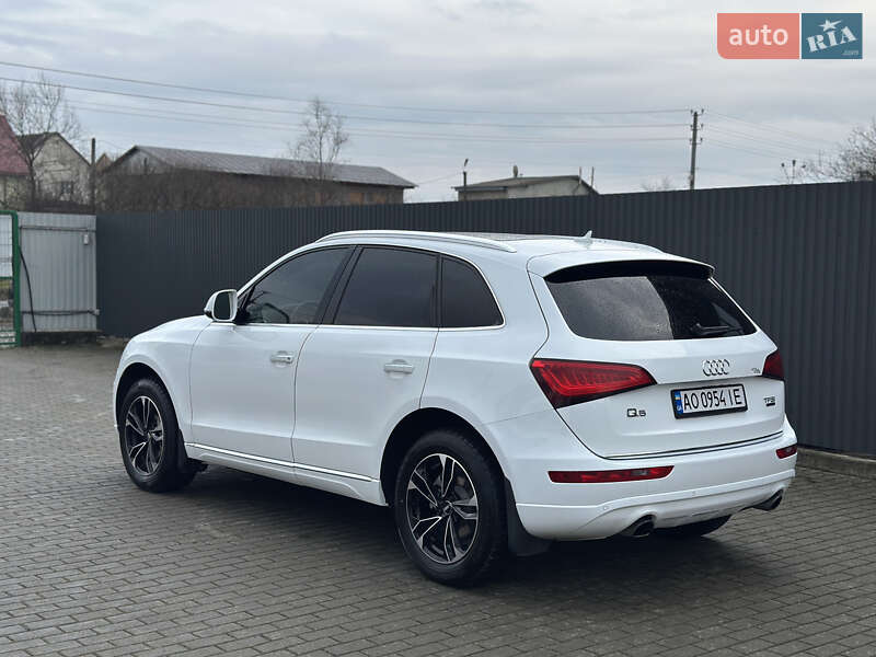 Внедорожник / Кроссовер Audi Q5 2015 в Ужгороде