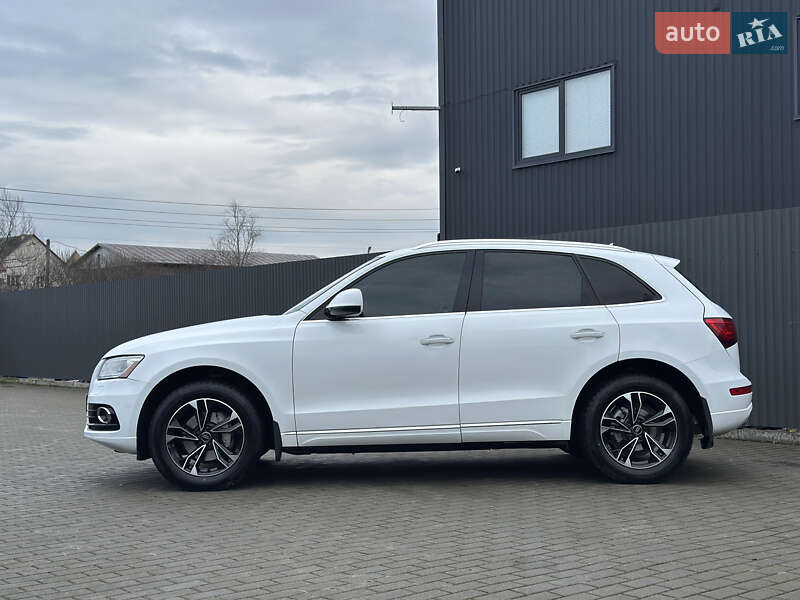 Внедорожник / Кроссовер Audi Q5 2015 в Ужгороде