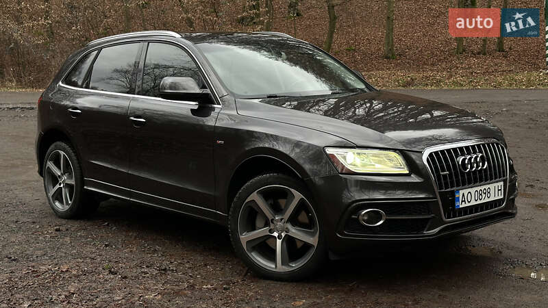 Позашляховик / Кросовер Audi Q5 2016 в Ужгороді