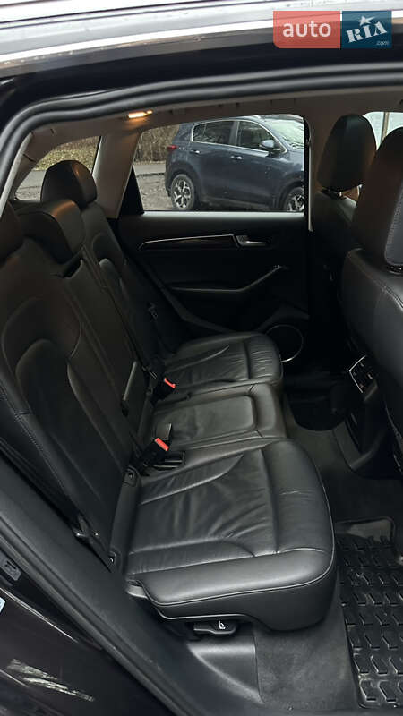 Позашляховик / Кросовер Audi Q5 2016 в Ужгороді