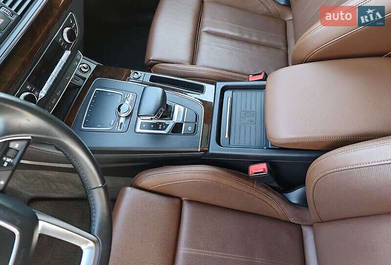 Позашляховик / Кросовер Audi Q5 2019 в Вінниці