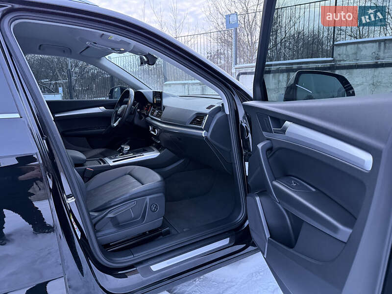 Позашляховик / Кросовер Audi Q5 2022 в Рівному