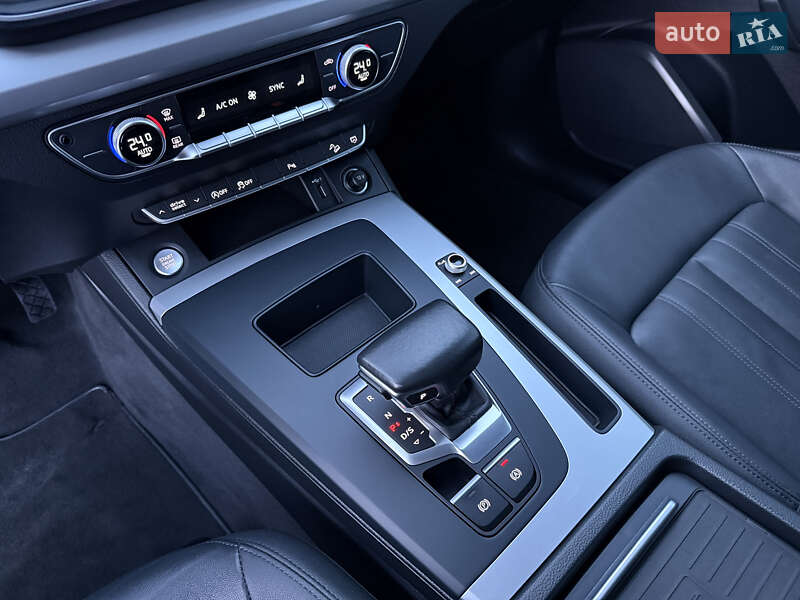 Позашляховик / Кросовер Audi Q5 2022 в Рівному