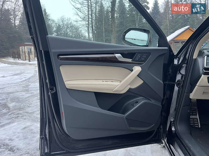 Позашляховик / Кросовер Audi Q5 2019 в Львові