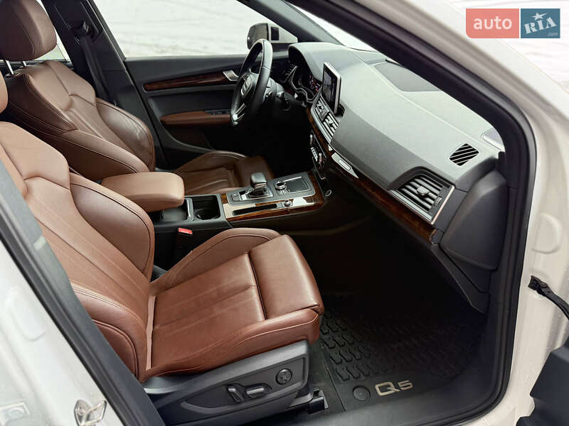 Внедорожник / Кроссовер Audi Q5 2018 в Киеве