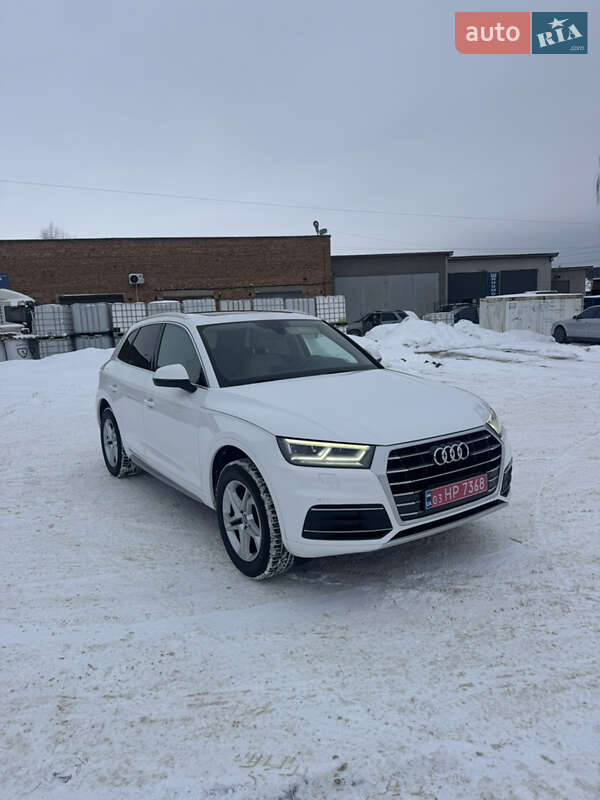 Позашляховик / Кросовер Audi Q5 2018 в Володимирі фото 2 Позашляховик / Кросовер Audi Q5 2018 в Володимирі