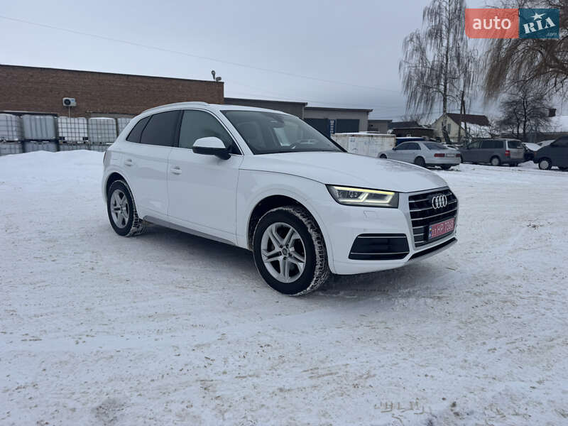 Позашляховик / Кросовер Audi Q5 2018 в Володимирі фото 25 Позашляховик / Кросовер Audi Q5 2018 в Володимирі