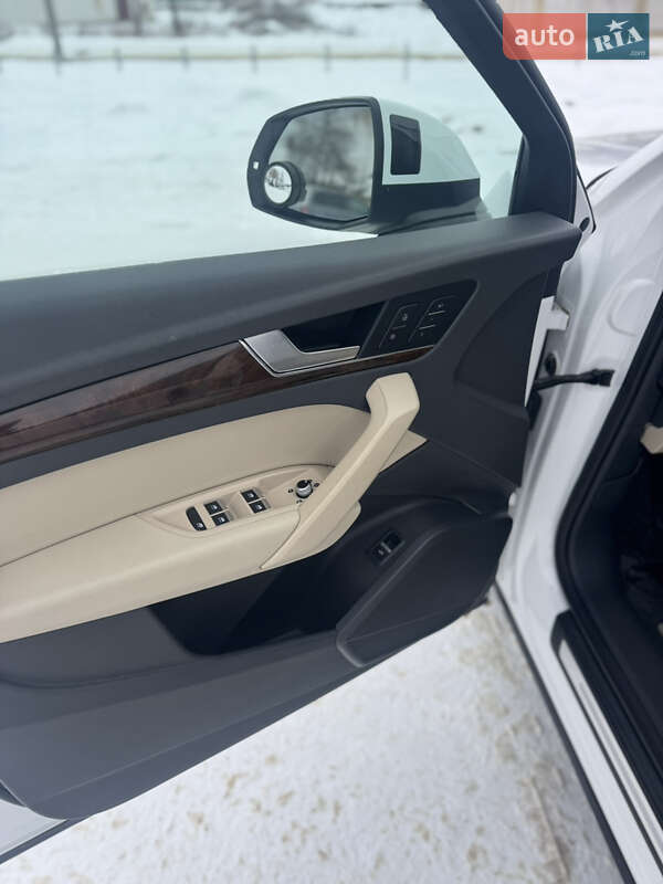 Позашляховик / Кросовер Audi Q5 2018 в Володимирі фото 30 Позашляховик / Кросовер Audi Q5 2018 в Володимирі