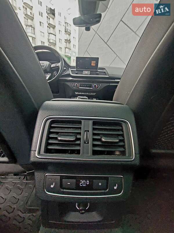 Внедорожник / Кроссовер Audi Q5 2018 в Ивано-Франковске