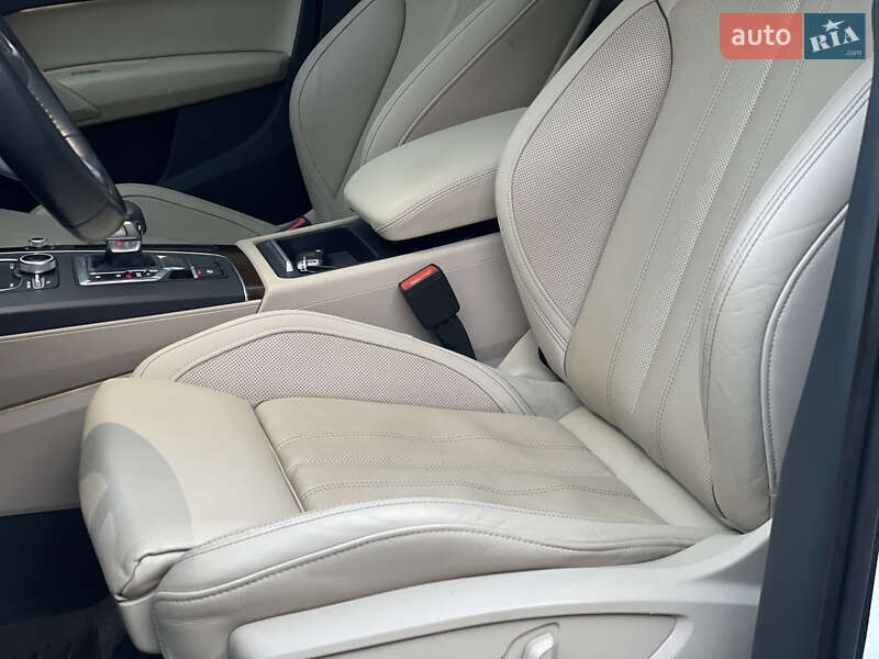 Позашляховик / Кросовер Audi Q5 2018 в Львові