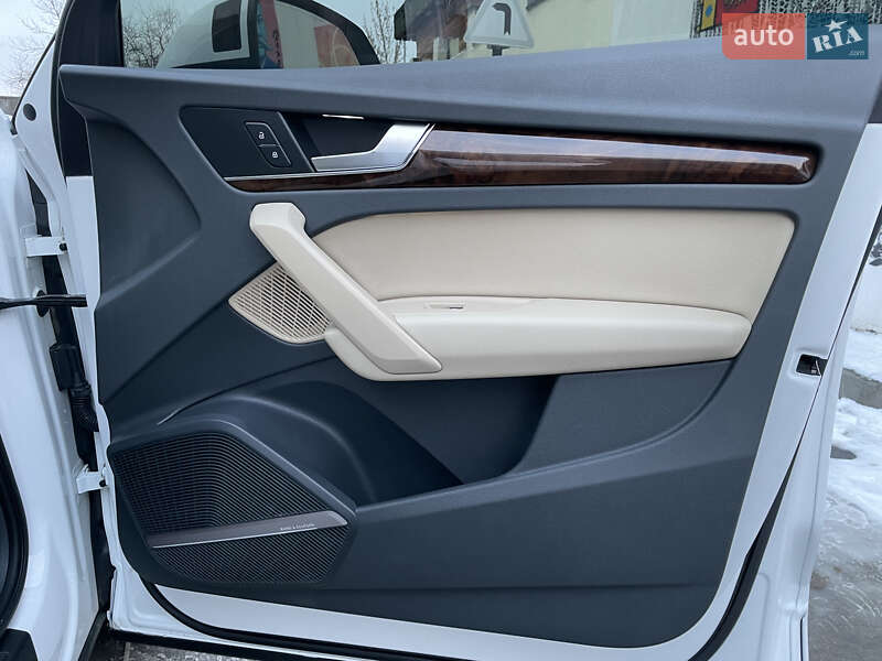 Позашляховик / Кросовер Audi Q5 2018 в Львові