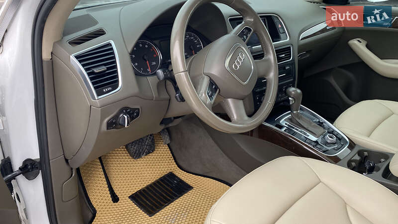 Позашляховик / Кросовер Audi Q5 2010 в Немирові