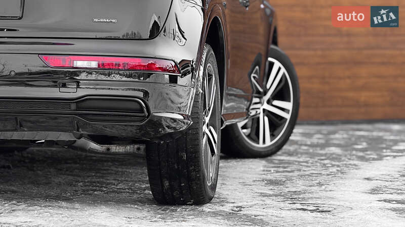 Позашляховик / Кросовер Audi Q5 2018 в Рівному