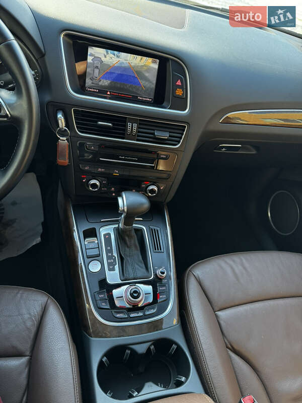 Позашляховик / Кросовер Audi Q5 2015 в Луцьку