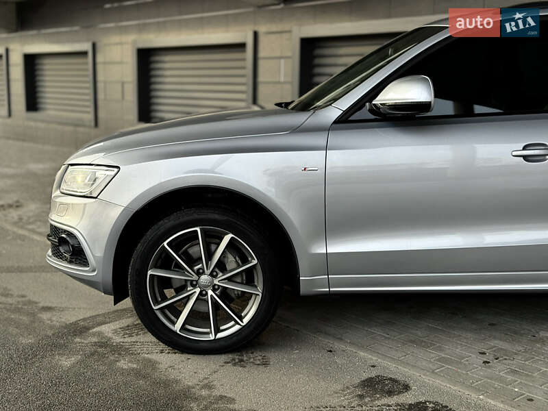 Позашляховик / Кросовер Audi Q5 2016 в Києві