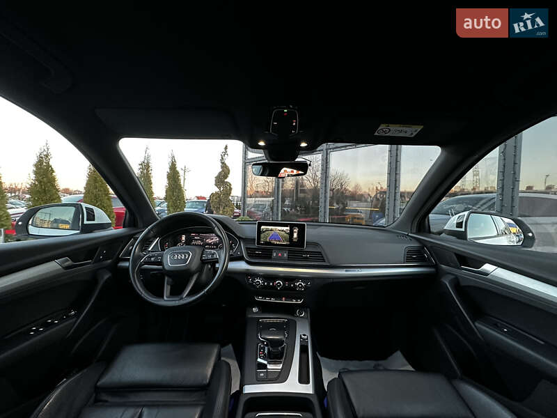 Позашляховик / Кросовер Audi Q5 2017 в Львові